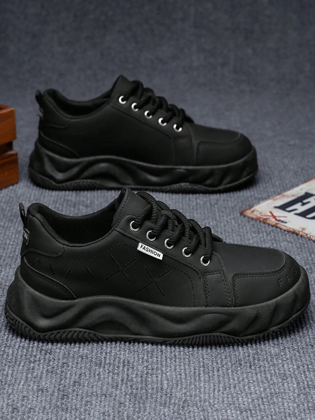 Men's Thick Sole Casual Sneakers Versatile Outdoor Wear Resistant Sports Shoes Comfortable Breathable Athletic Trainers Suitable All Seasons