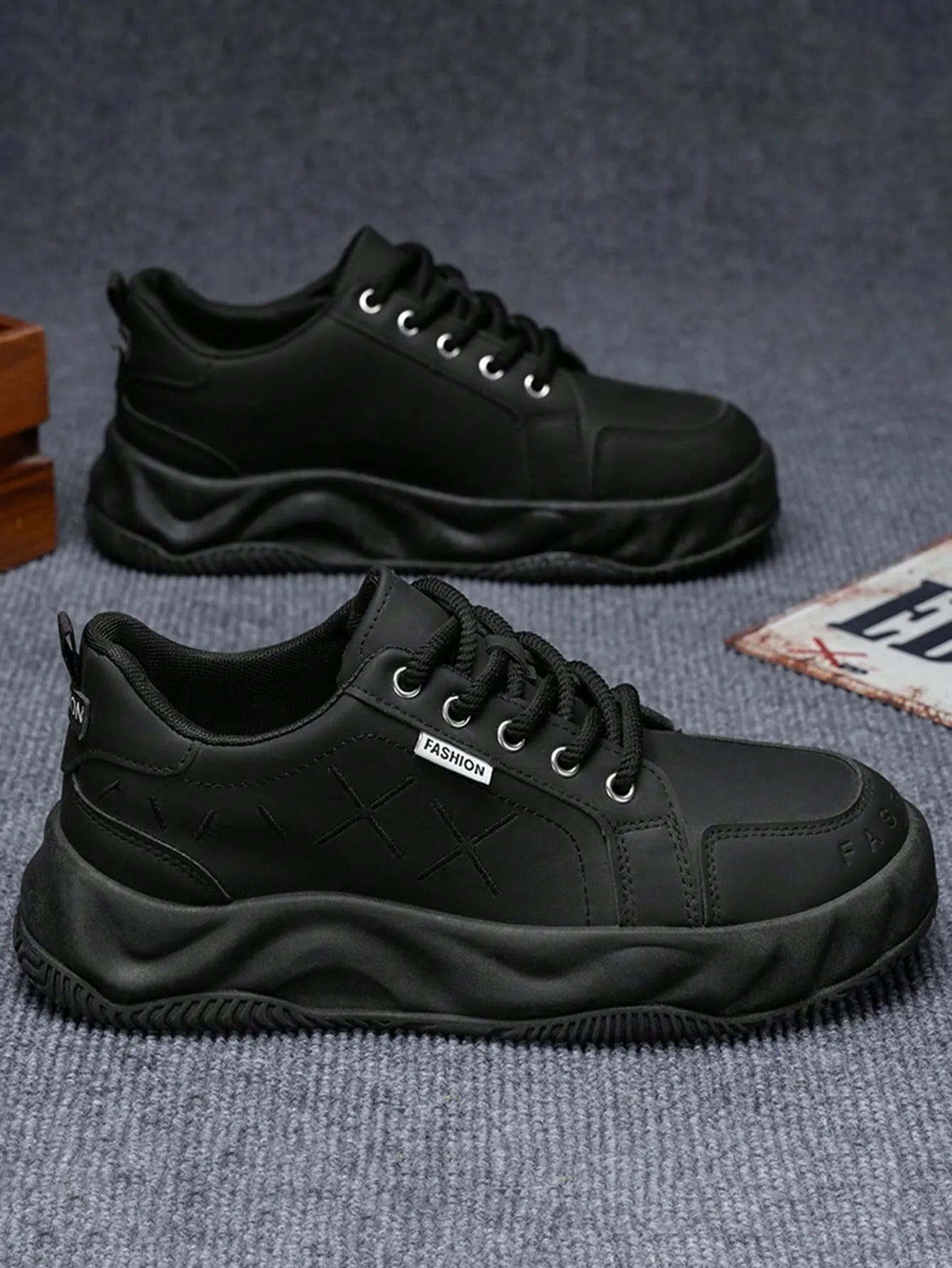 Men's Thick Sole Casual Sneakers Versatile Outdoor Wear Resistant Sports Shoes Comfortable Breathable Athletic Trainers Suitable All Seasons