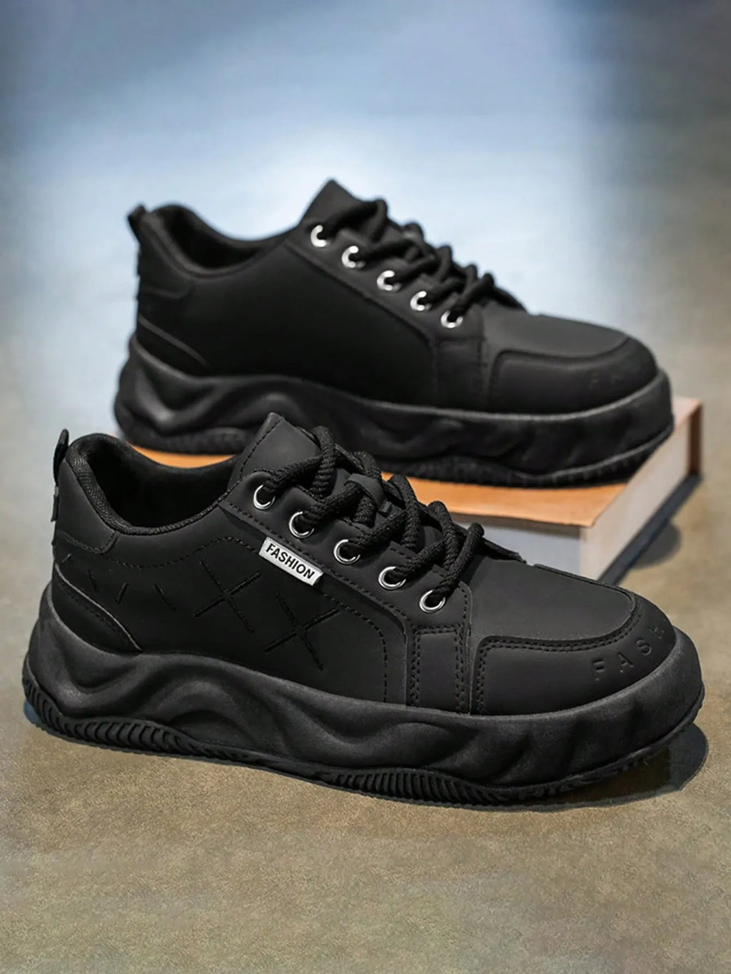 Men's Thick Sole Casual Sneakers Versatile Outdoor Wear Resistant Sports Shoes Comfortable Breathable Athletic Trainers Suitable All Seasons